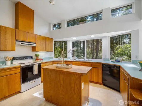 8726 210th E Graham WA 98338