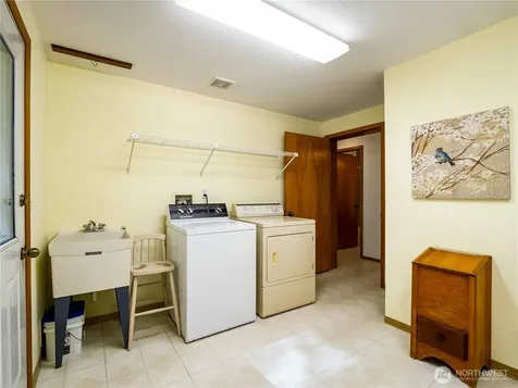 8726 210th E Graham WA 98338