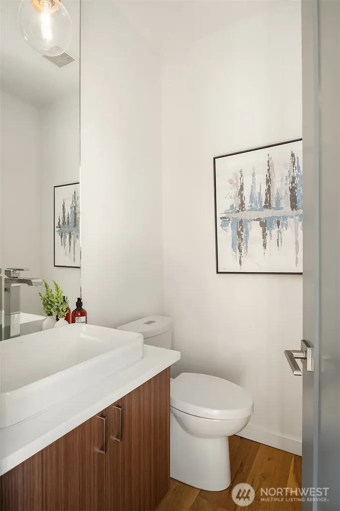2723 Yale Terrace Avenue E Seattle WA 98102