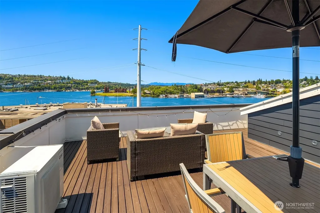 2723 Yale Terrace Avenue E Seattle WA 98102