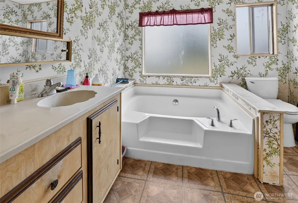 380 E Pole Road Lynden WA 98264