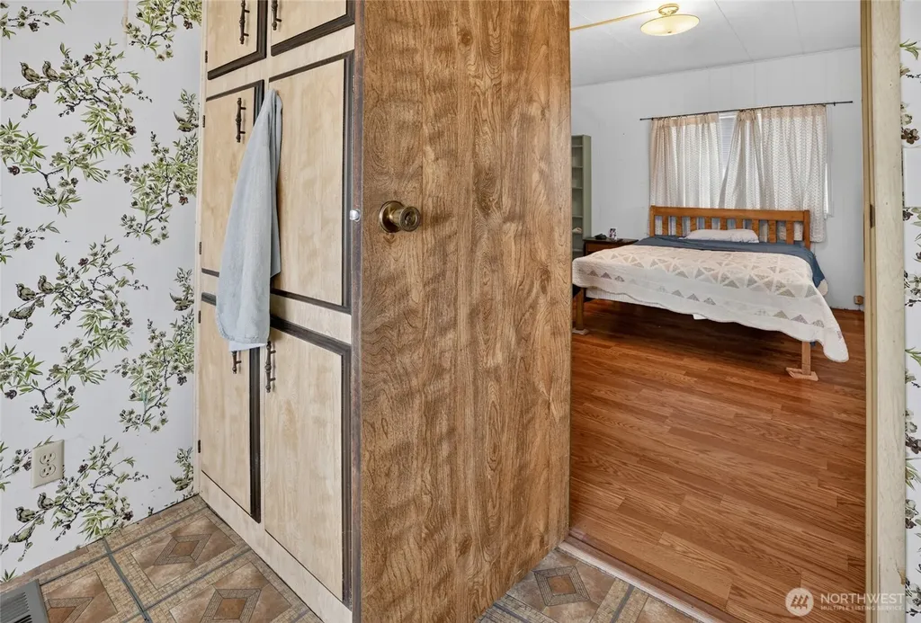 380 E Pole Road Lynden WA 98264