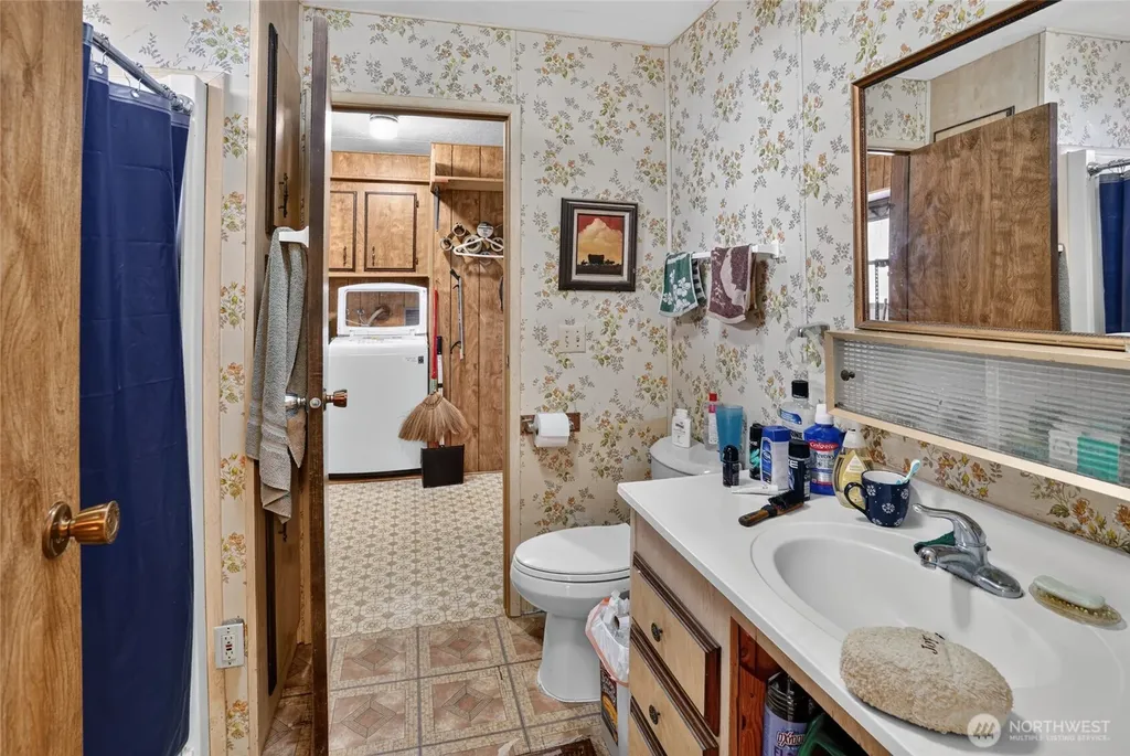 380 E Pole Road Lynden WA 98264