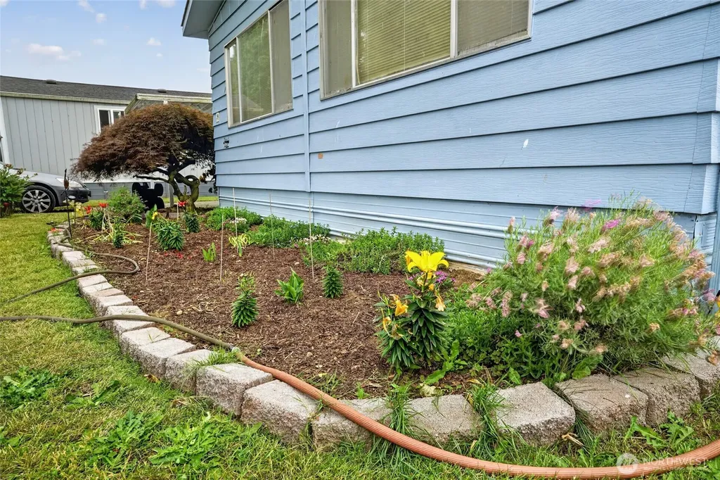 380 E Pole Road Lynden WA 98264