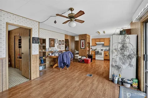 380 E Pole Road Lynden WA 98264