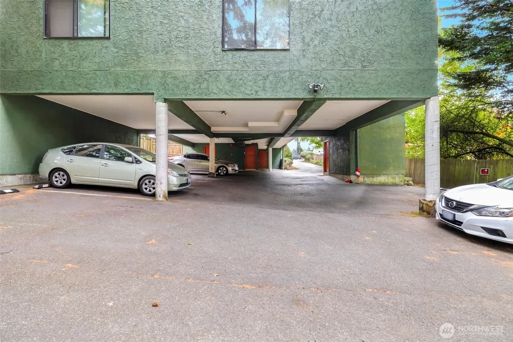 712 N 143rd Street Seattle WA 98133