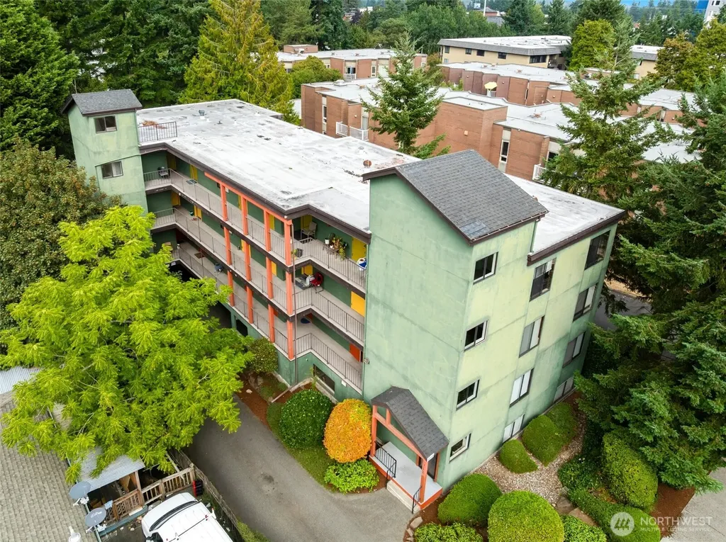 712 N 143rd Street Seattle WA 98133