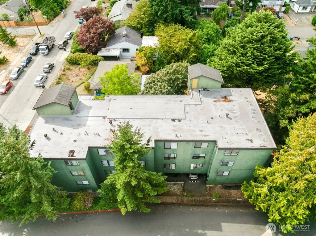 712 N 143rd Street Seattle WA 98133