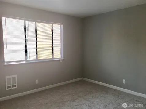 712 N 143rd Street Seattle WA 98133