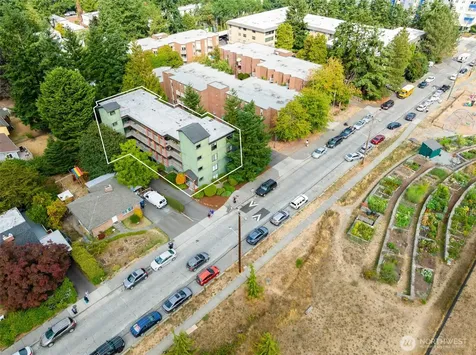 712 N 143rd Street Seattle WA 98133
