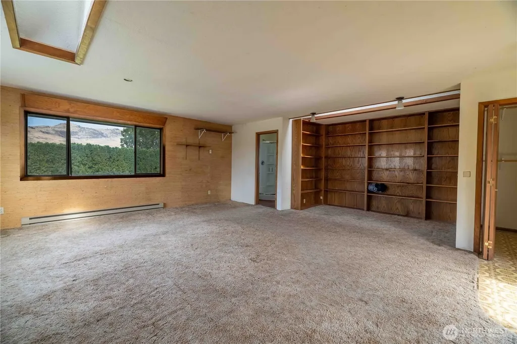 66 Boundary Point Road Oroville WA 98844