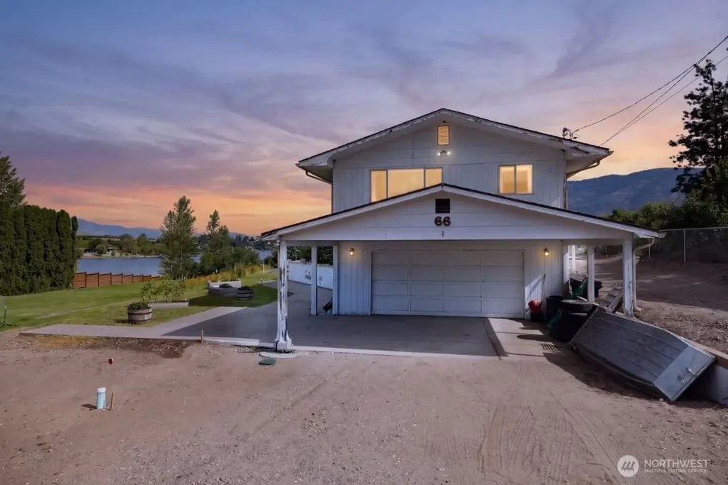 66 Boundary Point Road Oroville WA 98844