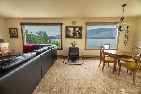 66 Boundary Point Road Oroville WA 98844