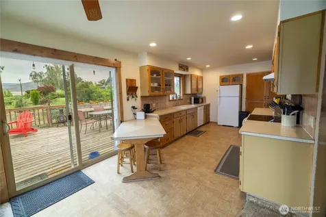 66 Boundary Point Road Oroville WA 98844
