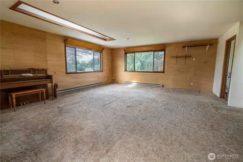 66 Boundary Point Road Oroville WA 98844