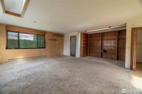 66 Boundary Point Road Oroville WA 98844
