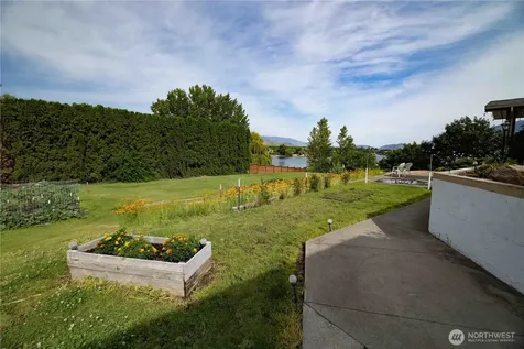 66 Boundary Point Road Oroville WA 98844
