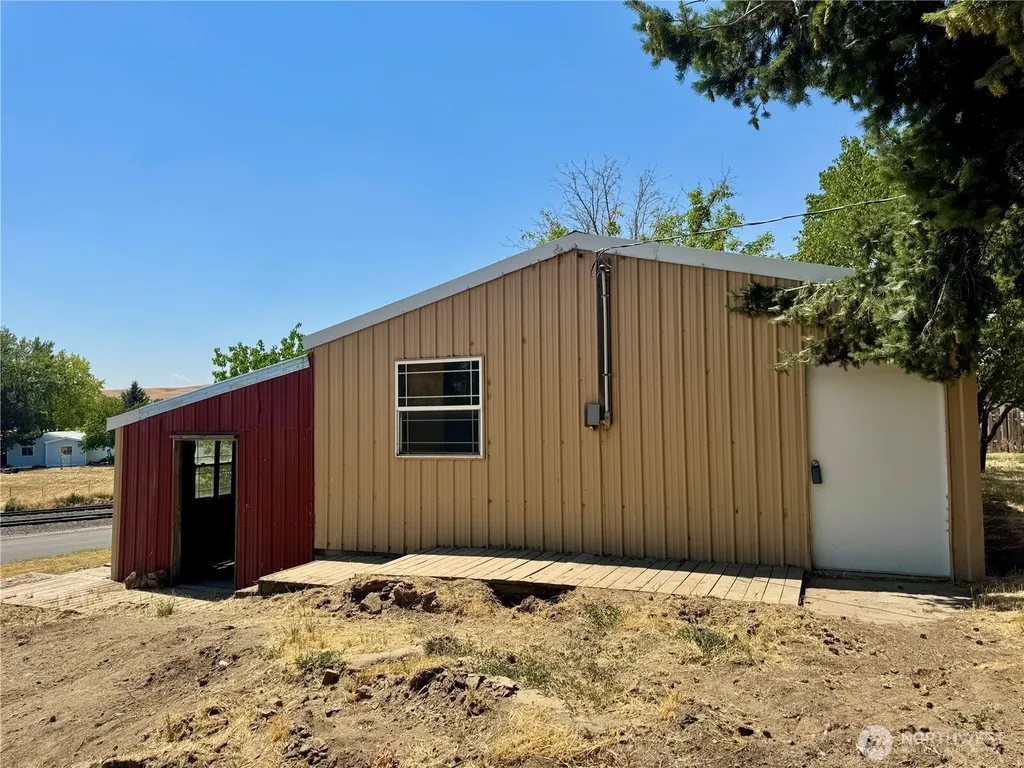 316 E 2nd Street Prescott WA 99348