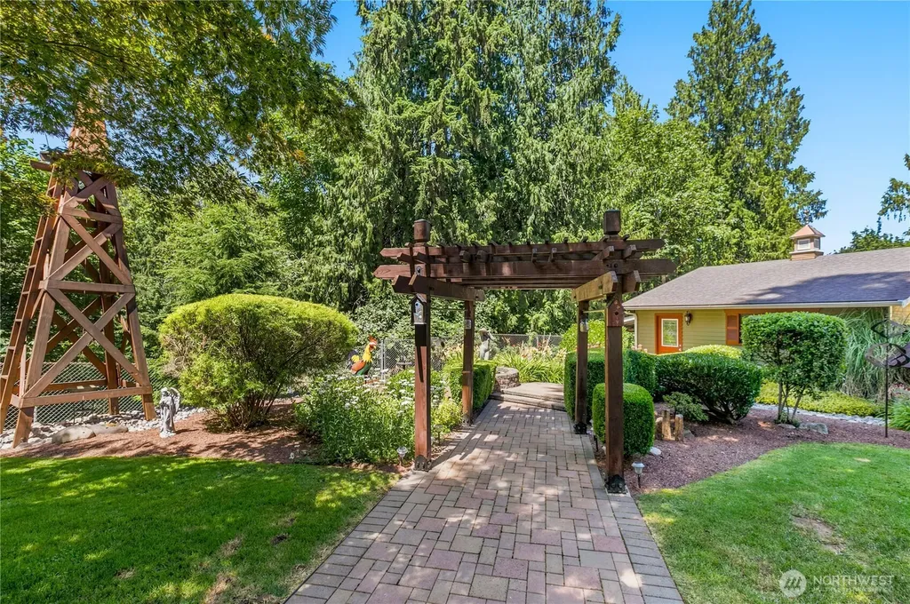 10929 180th Street SE Snohomish WA 98296