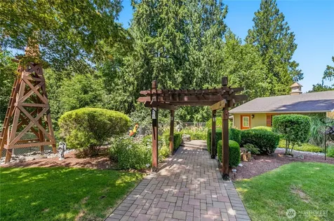 10929 180th Street SE Snohomish WA 98296