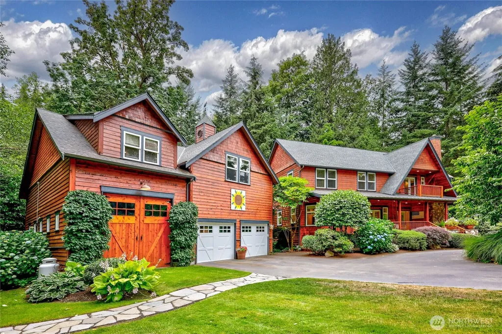 8724 NE Laughing Salmon Lane Bainbridge Island WA 98110