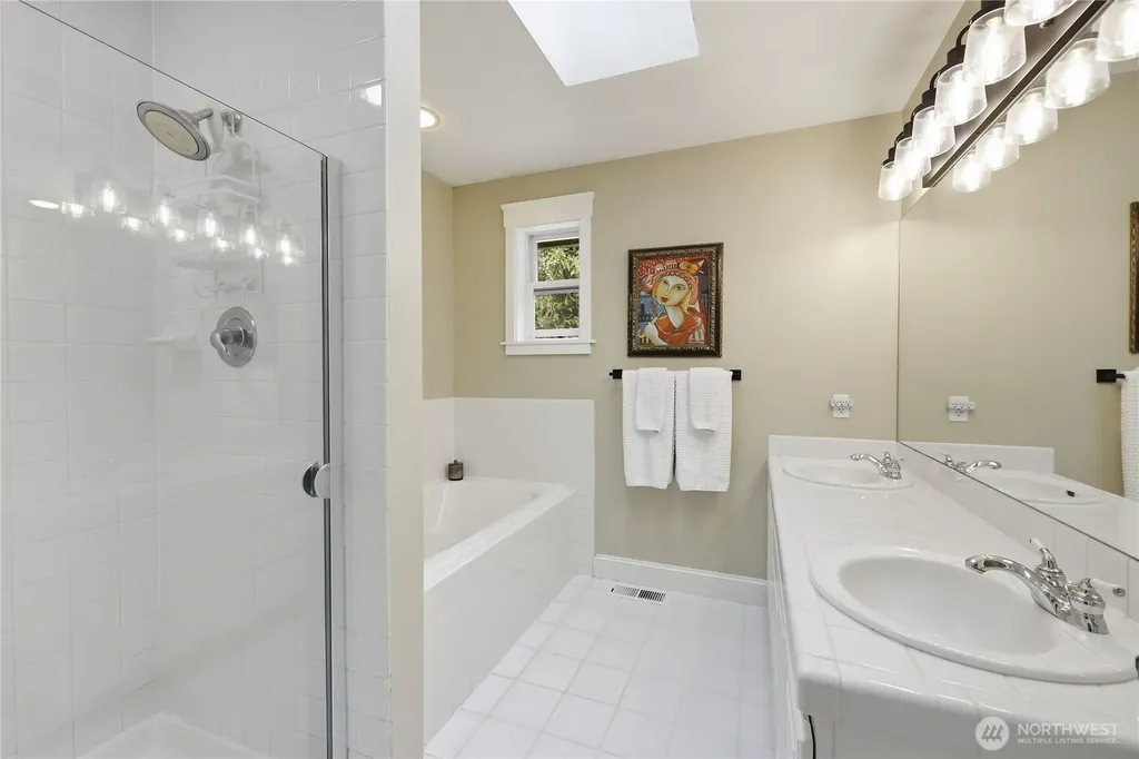 8724 NE Laughing Salmon Lane Bainbridge Island WA 98110