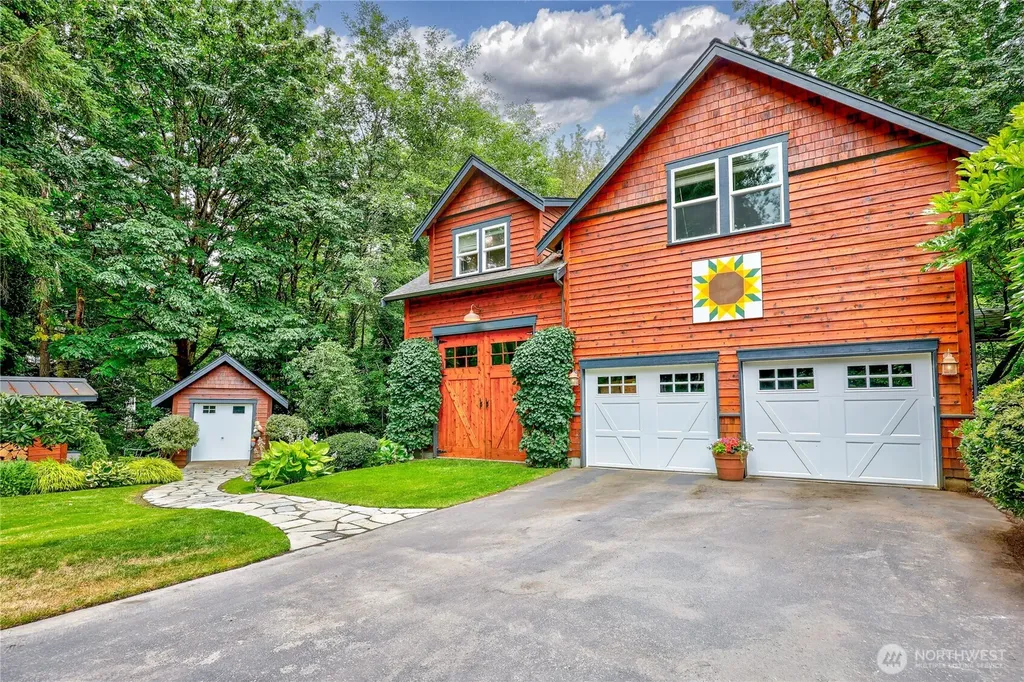8724 NE Laughing Salmon Lane Bainbridge Island WA 98110