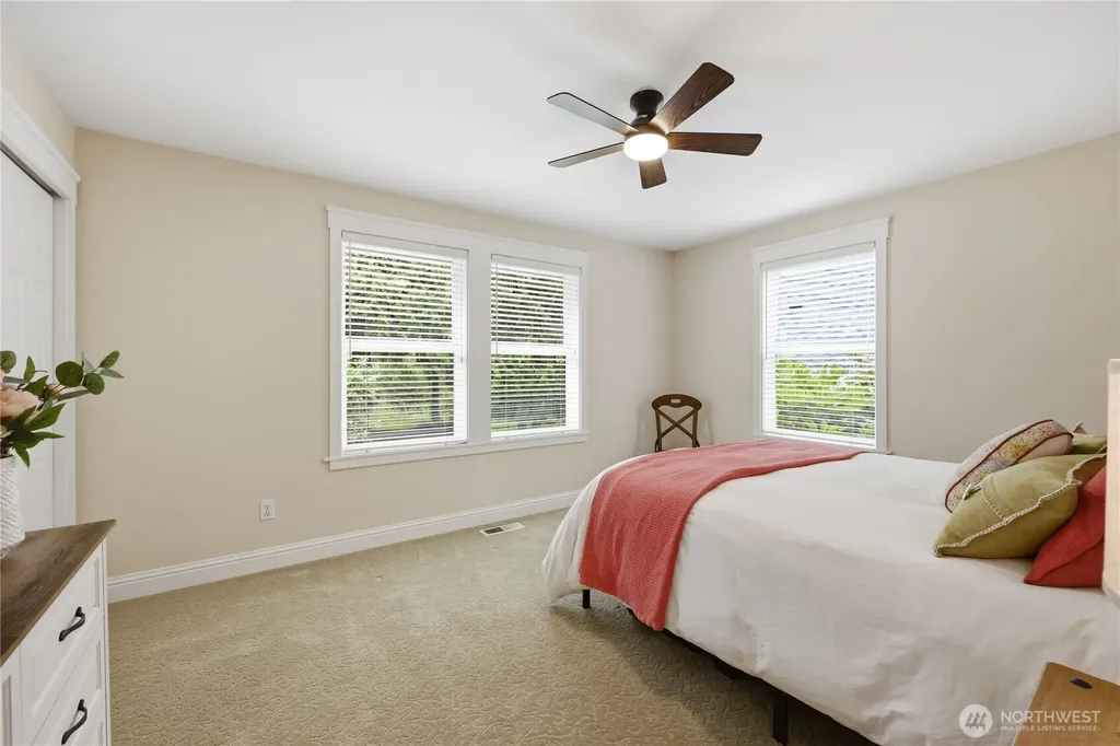 8724 NE Laughing Salmon Lane Bainbridge Island WA 98110