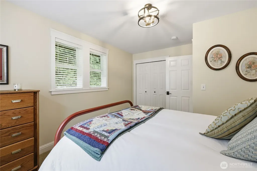 8724 NE Laughing Salmon Lane Bainbridge Island WA 98110