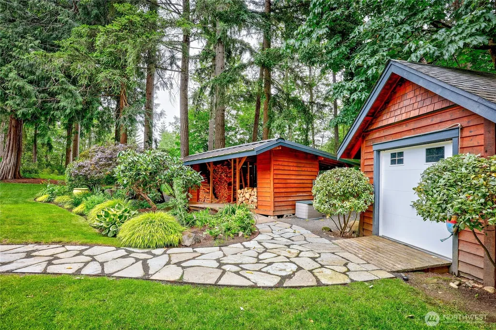 8724 NE Laughing Salmon Lane Bainbridge Island WA 98110