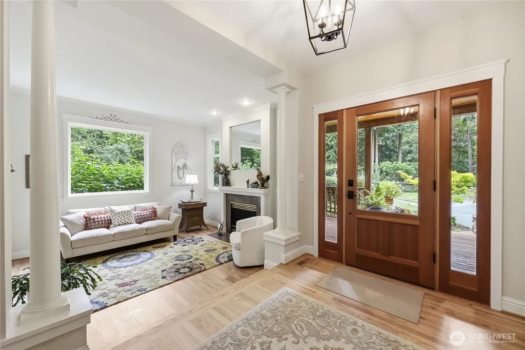 8724 NE Laughing Salmon Lane Bainbridge Island WA 98110
