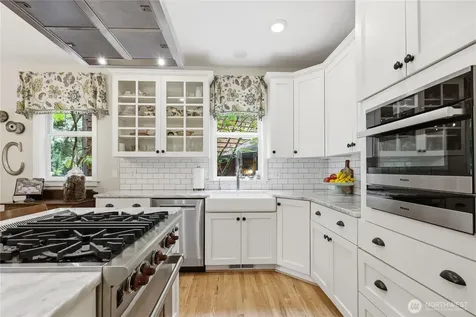 8724 NE Laughing Salmon Lane Bainbridge Island WA 98110