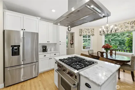 8724 NE Laughing Salmon Lane Bainbridge Island WA 98110