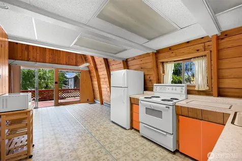 7582 Morrison Avenue Blaine WA 98230