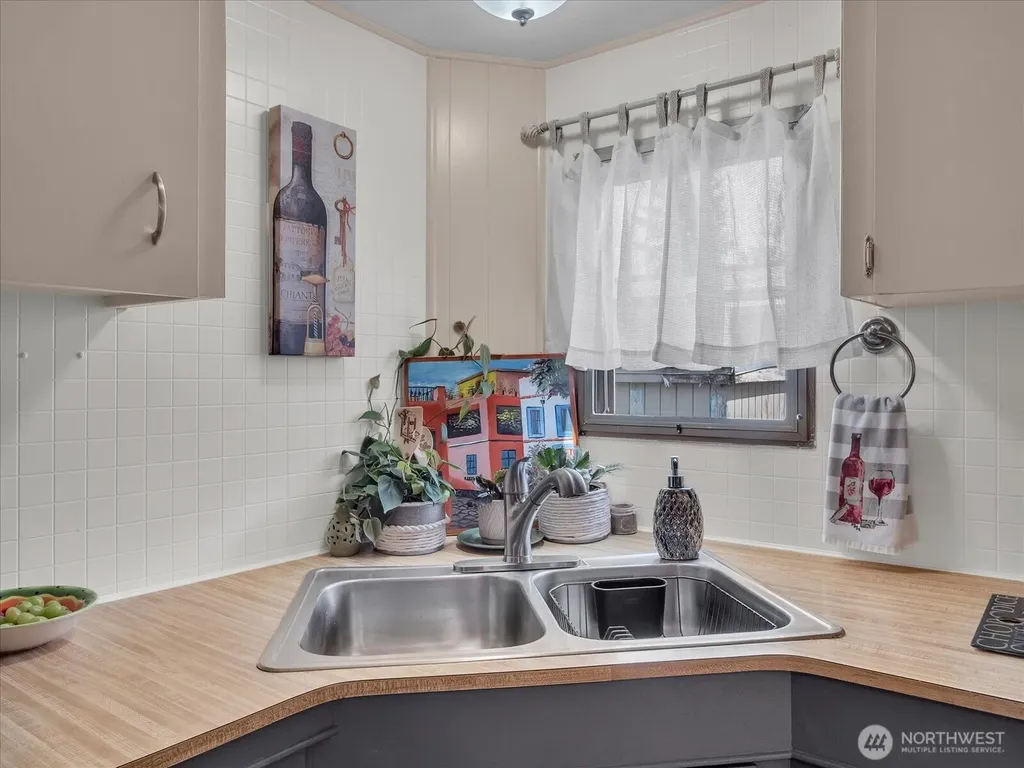 18501 52nd Avenue W Lynnwood WA 98037