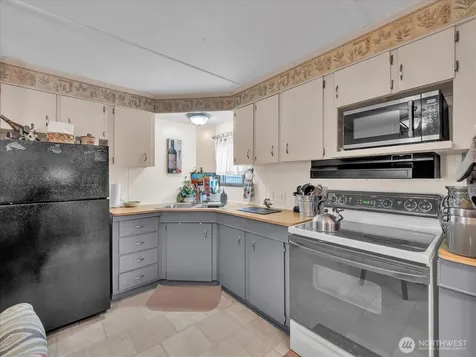 18501 52nd Avenue W Lynnwood WA 98037