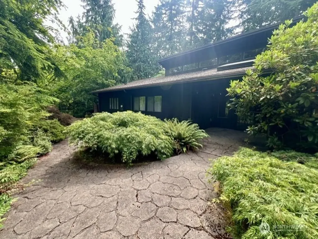 39045 258th Avenue SE Enumclaw WA 98022