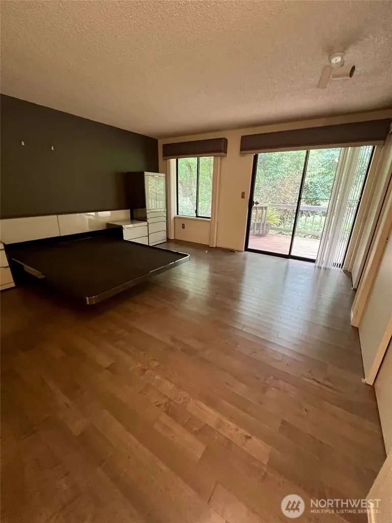 39045 258th Avenue SE Enumclaw WA 98022