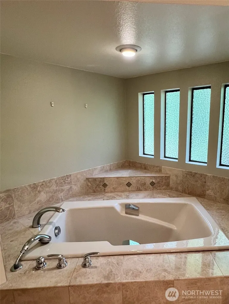 39045 258th Avenue SE Enumclaw WA 98022