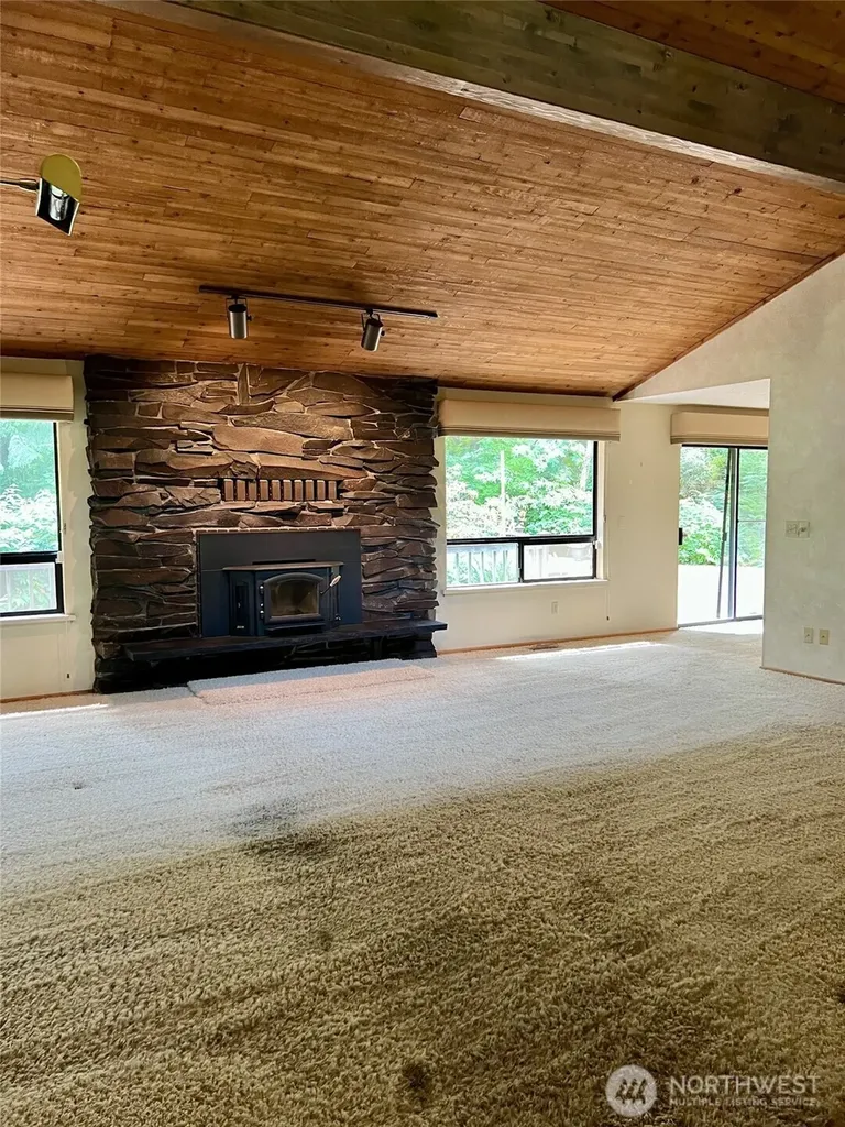39045 258th Avenue SE Enumclaw WA 98022