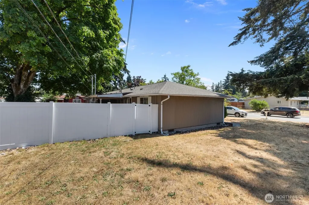 8311 Lake Street SW Lakewood WA 98498