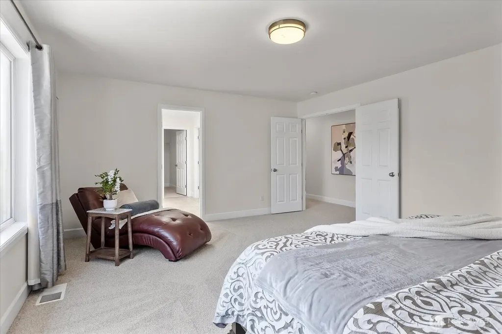 20905 37th Avenue SE Bothell WA 98021