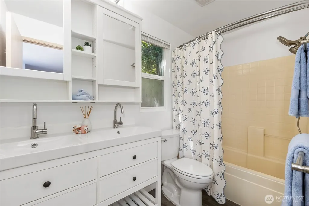 3055 SE Grandhaven Street Port Orchard WA 98367
