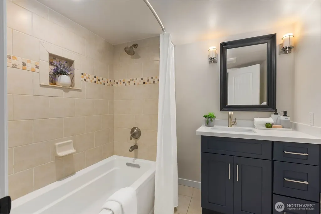 10527 SE 27th Street Beaux Arts WA 98004