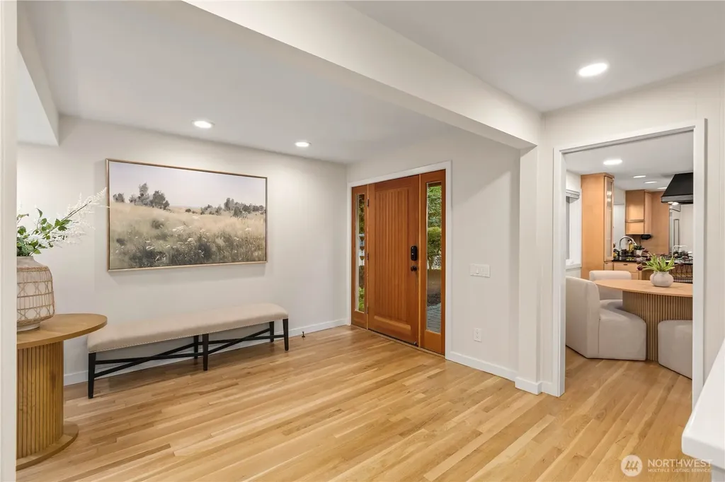10527 SE 27th Street Beaux Arts WA 98004