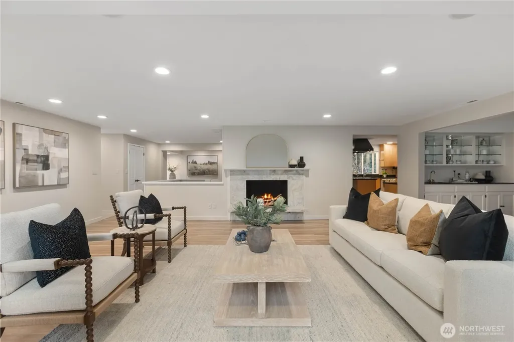 10527 SE 27th Street Beaux Arts WA 98004