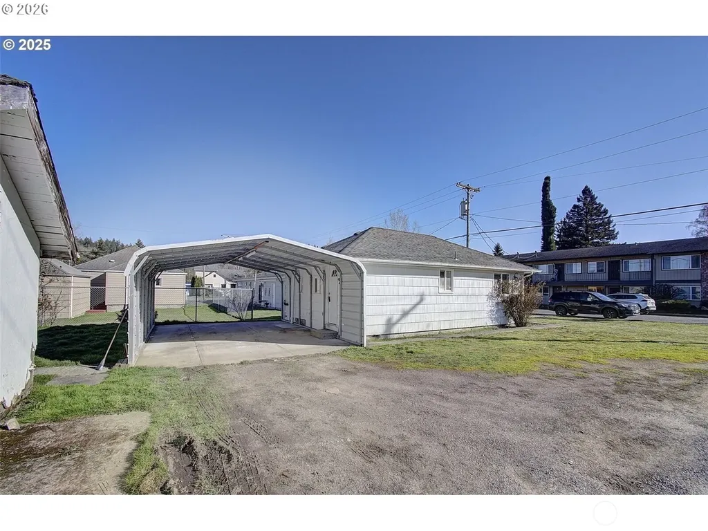105 Redpath Street Kelso WA 98675