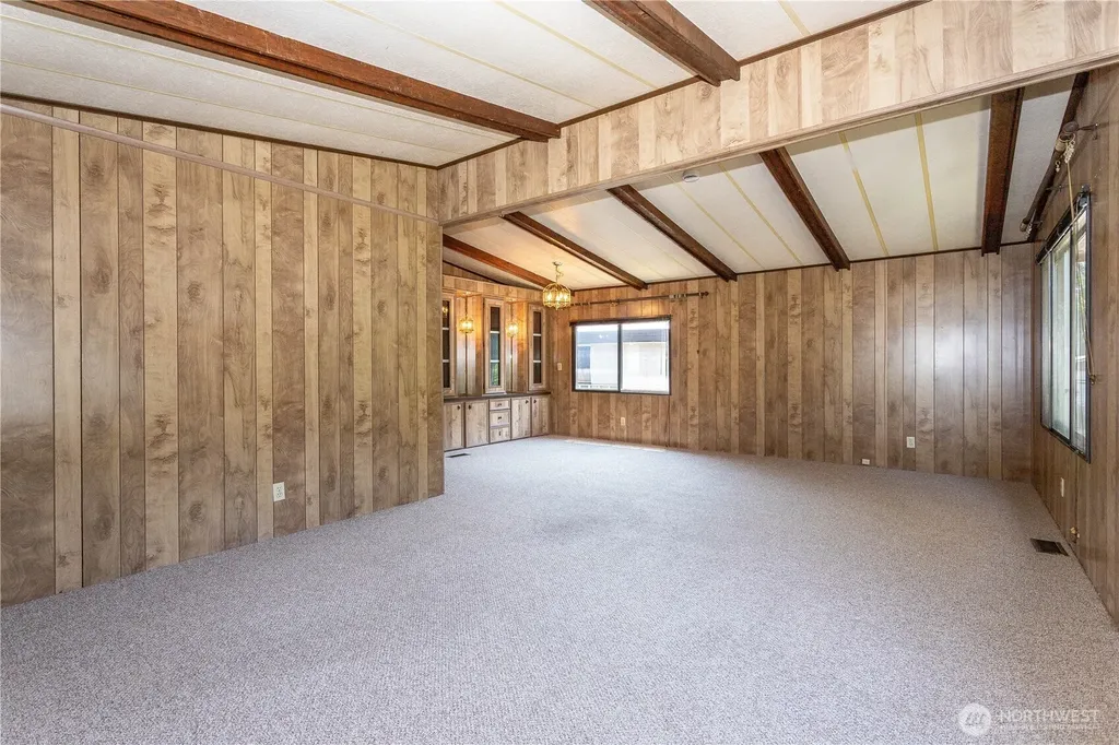 22051 107th Avenue SE Kent WA 98031