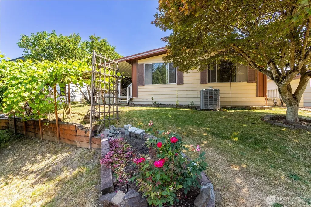 22051 107th Avenue SE Kent WA 98031