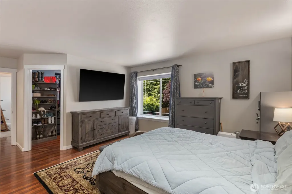 2611 10th Street SW Puyallup WA 98373